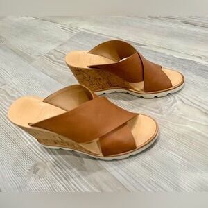 DOLCE VITA Women's Brown Leather Cork Wedge Slide Sandals. GUC Size 7